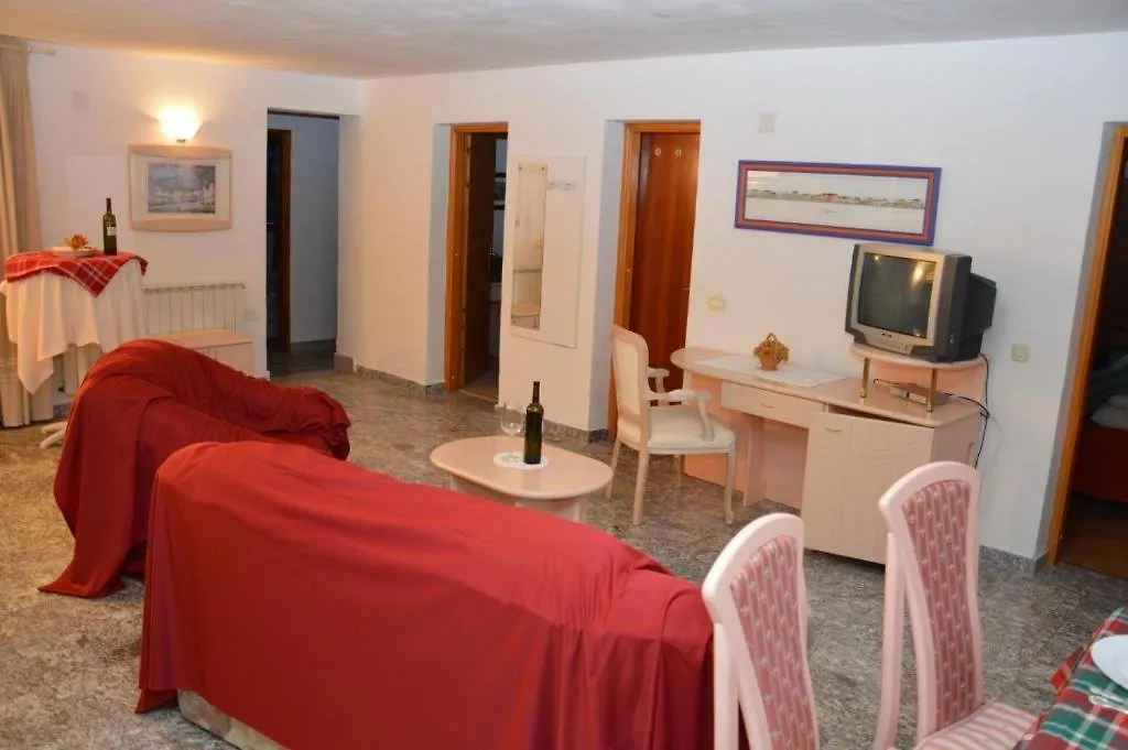 Apartments Athena Nova Vas  0*, Nova Vas (Porec) Croatia